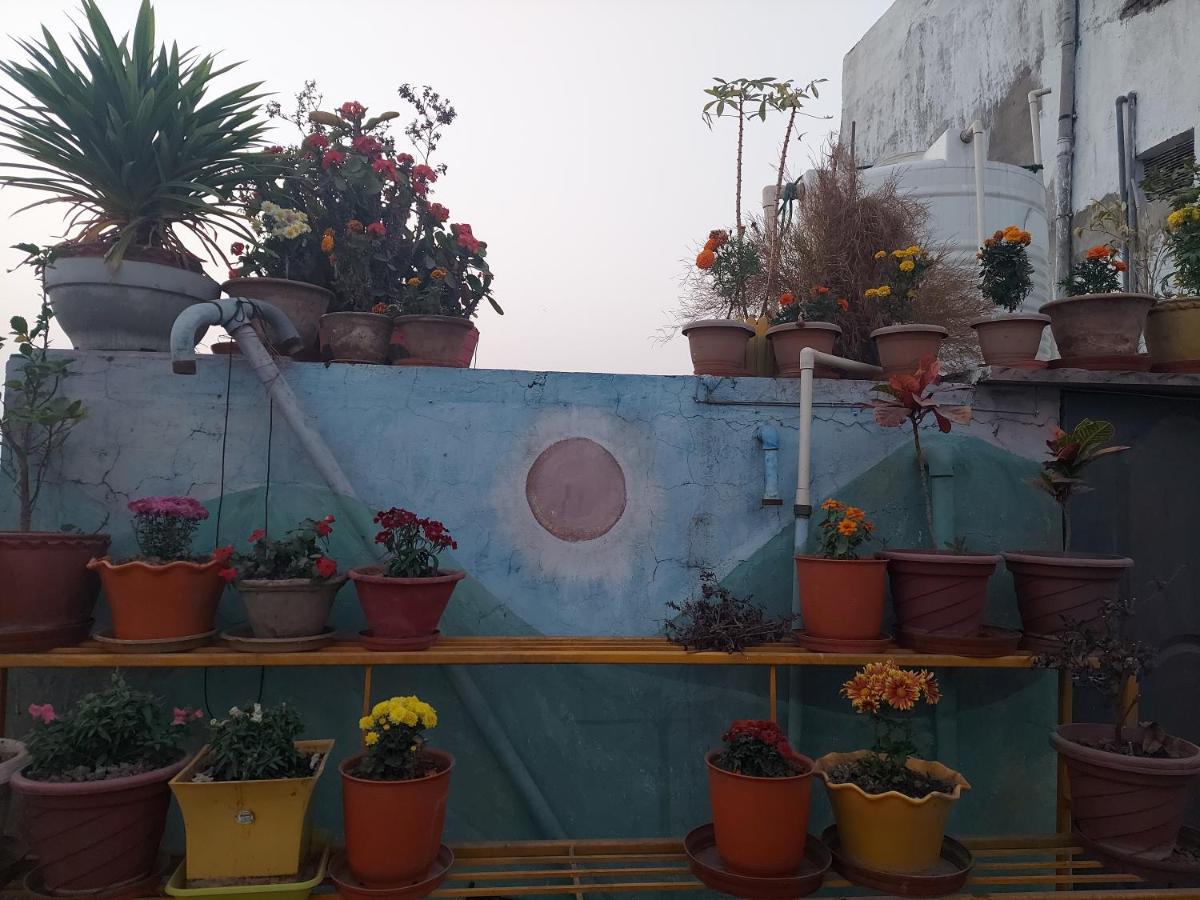 Om Shanthi Paying Guest House Varanasi Exterior foto