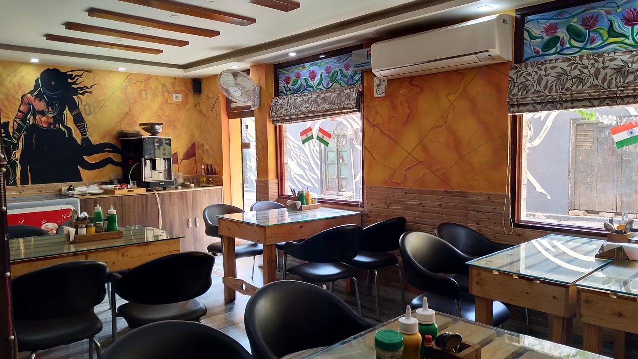 Om Shanthi Paying Guest House Varanasi Exterior foto
