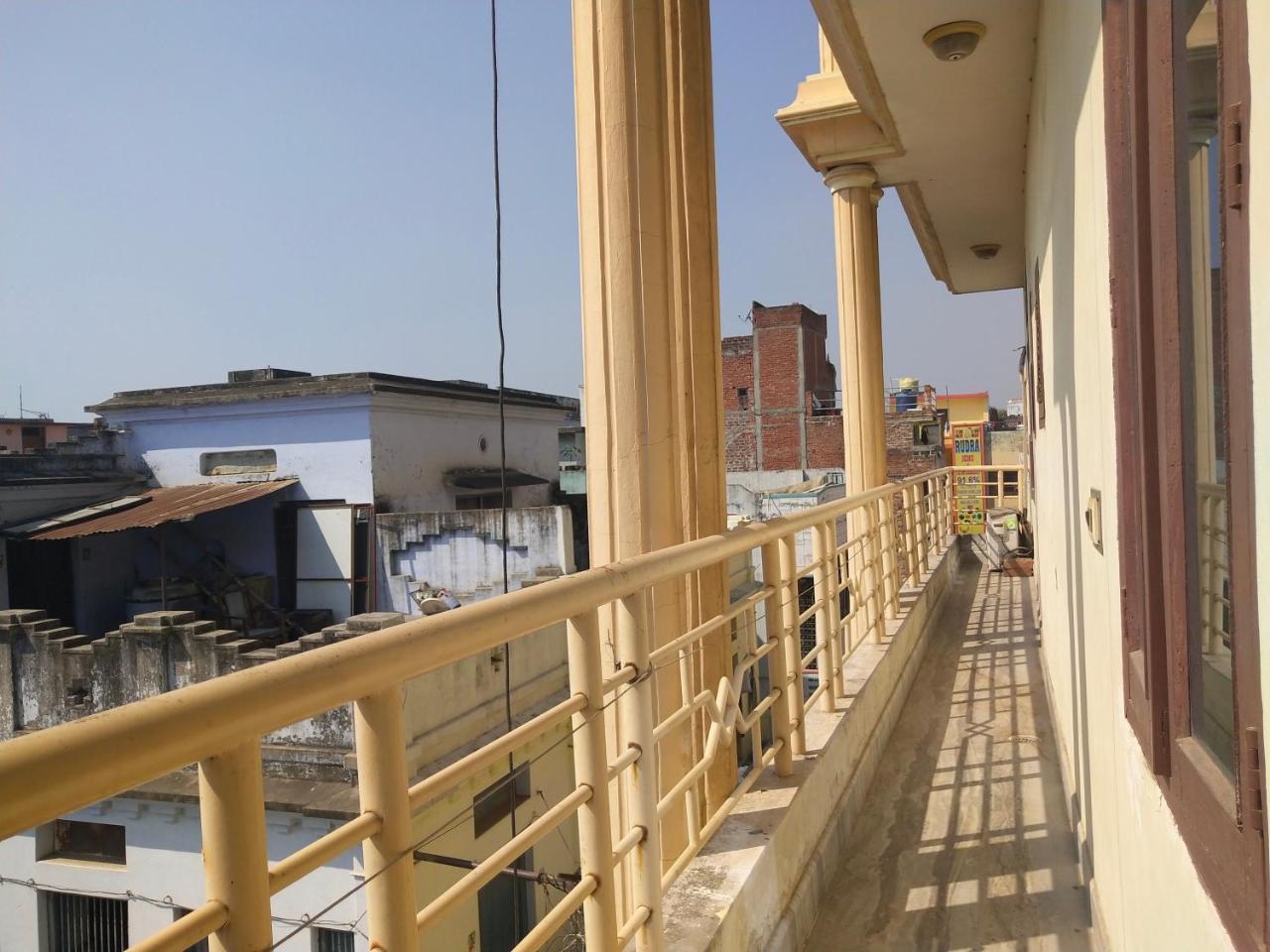 Om Shanthi Paying Guest House Varanasi Exterior foto